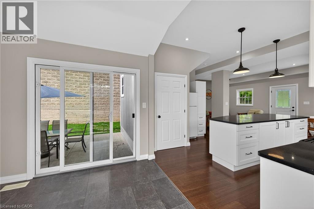 22 KING Avenue - Image 13