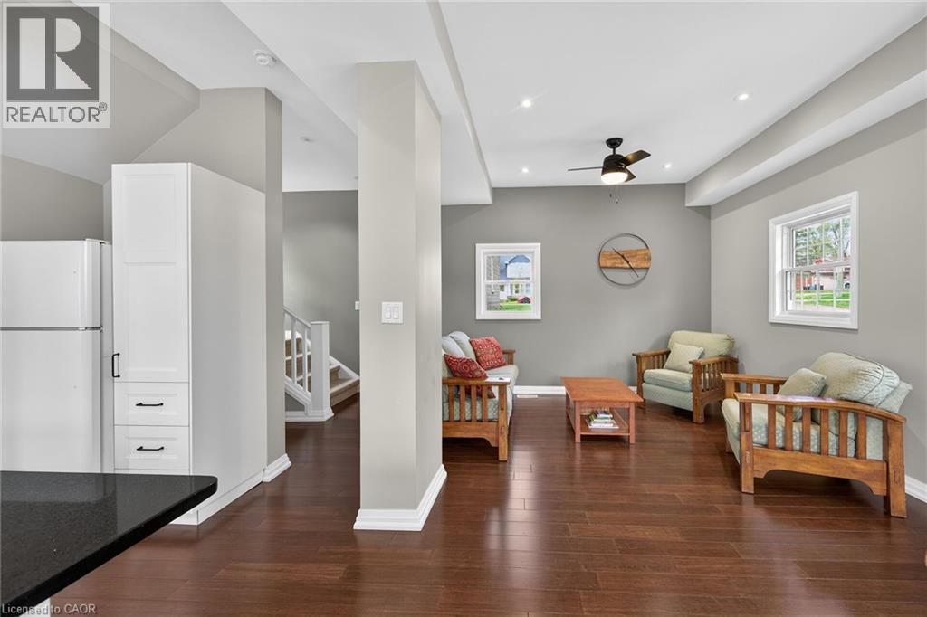 22 KING Avenue - Image 15
