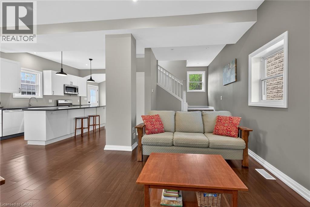 22 KING Avenue - 17