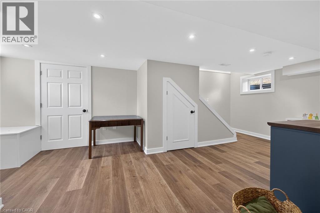 22 KING Avenue - 28