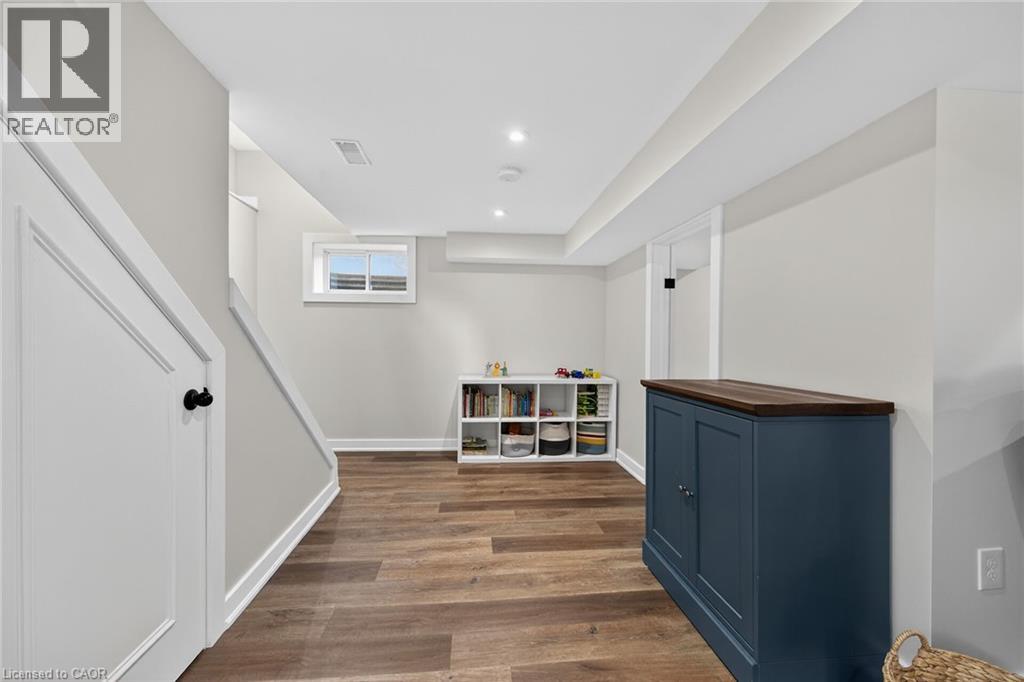 22 KING Avenue - 29