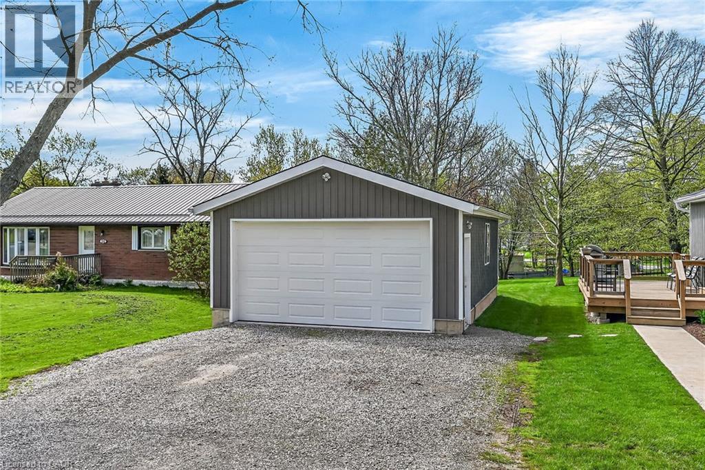 22 KING Avenue - Image 3