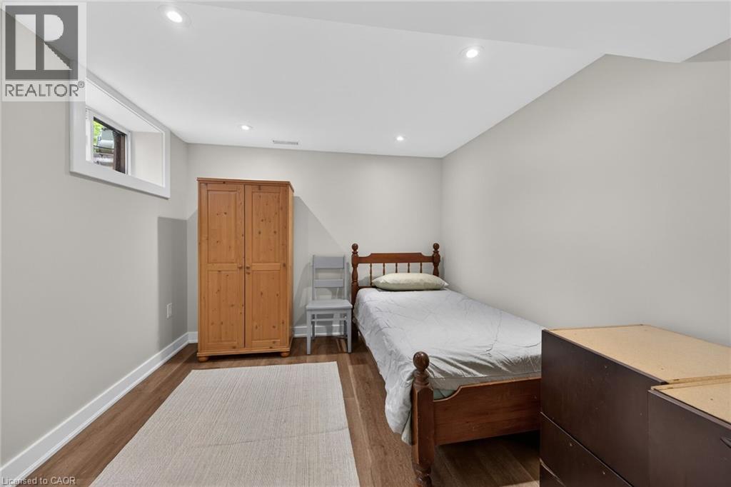 22 KING Avenue - Image 33