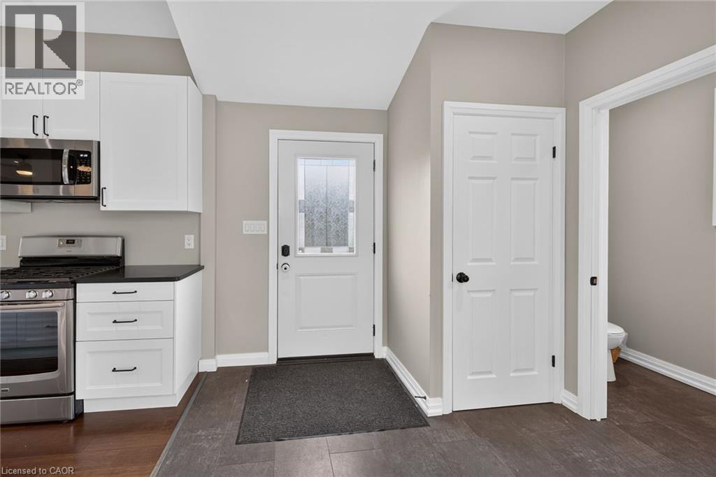 22 KING Avenue - 5