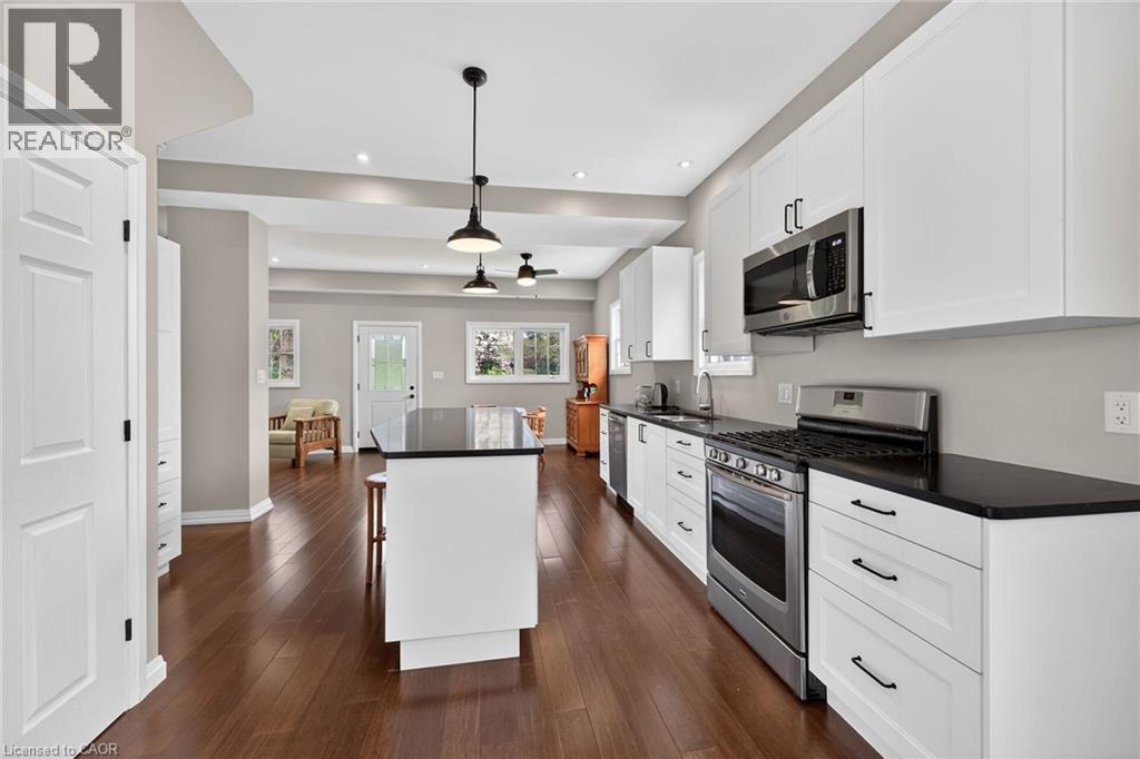 22 KING Avenue - 7