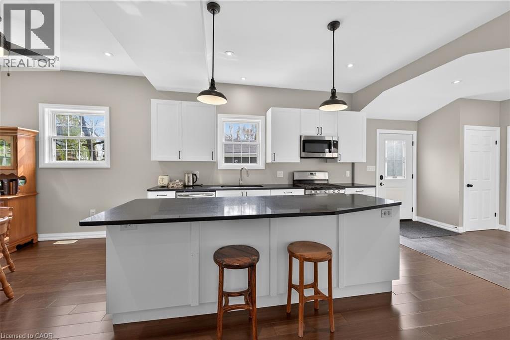 22 KING Avenue - 9