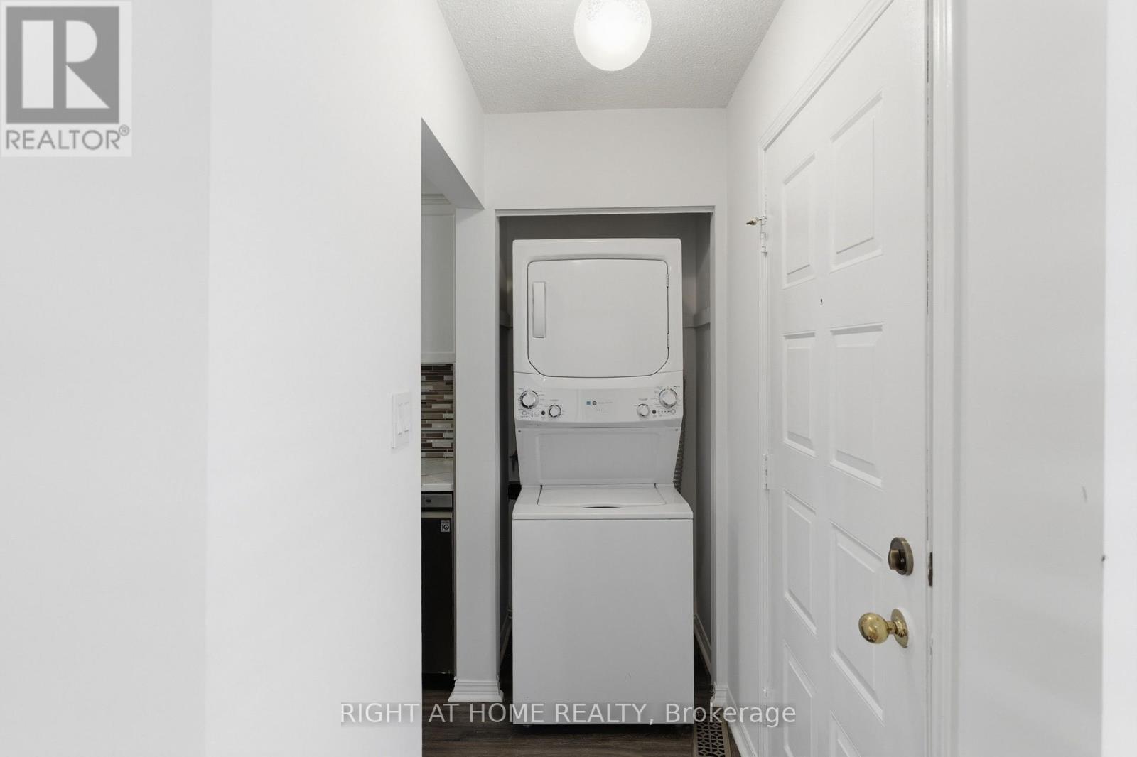 341 REXFORD DRIVE - Image 38