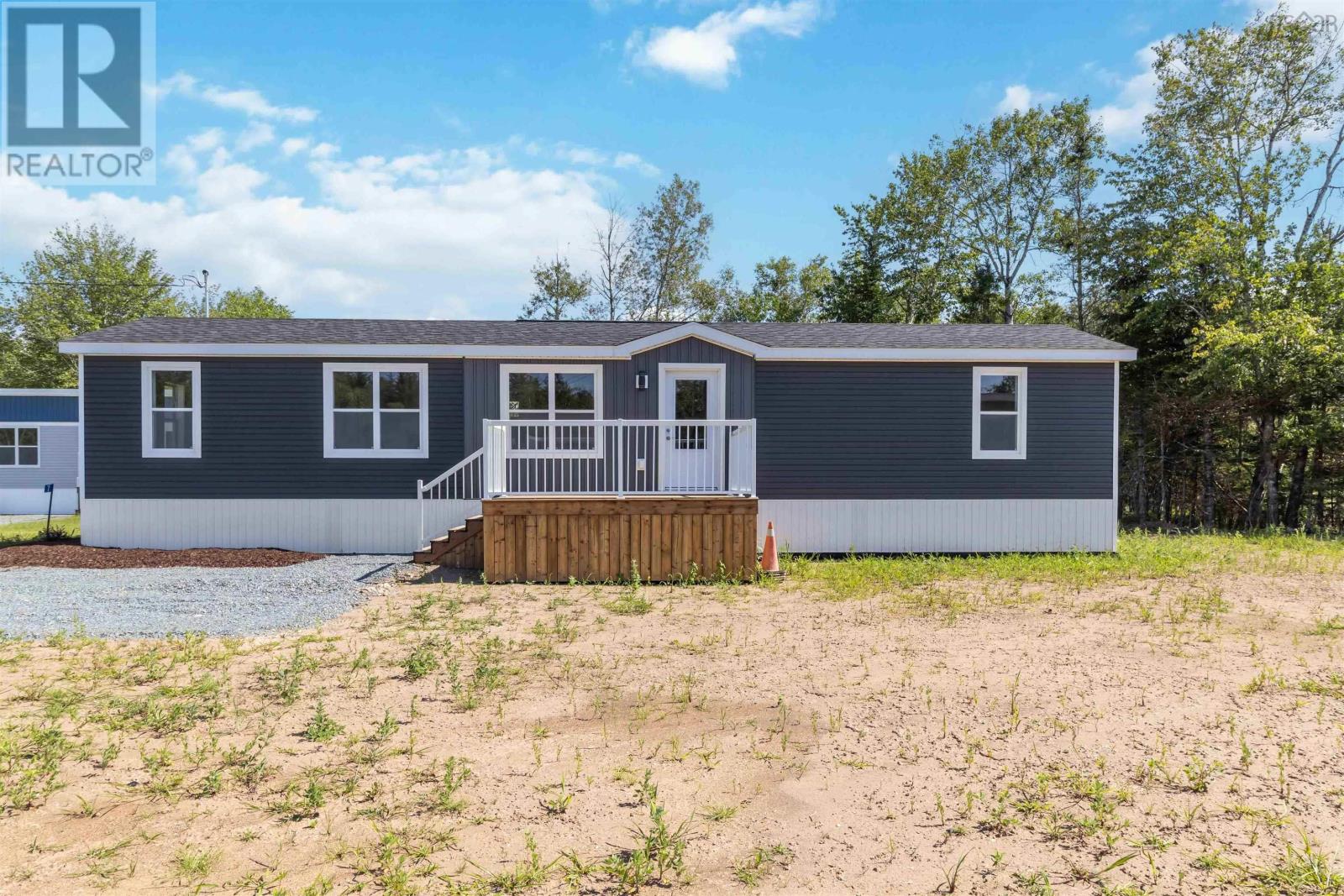 7 Pebble Lane