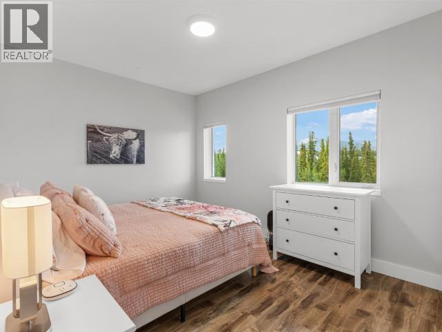 26 ISKOOT CRESCENT - 24