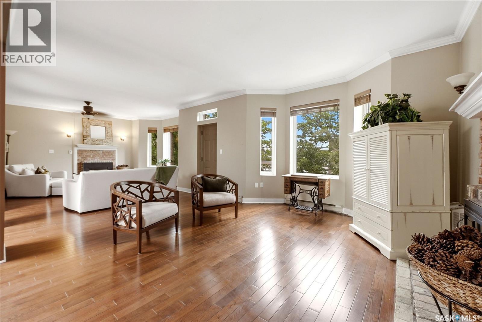 #305 2925 14th AVENUE - 16