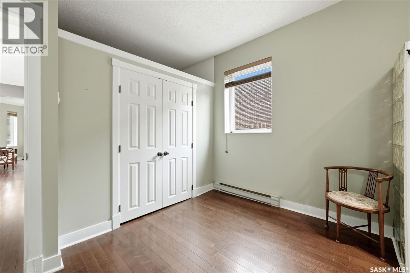 #305 2925 14th AVENUE - 25