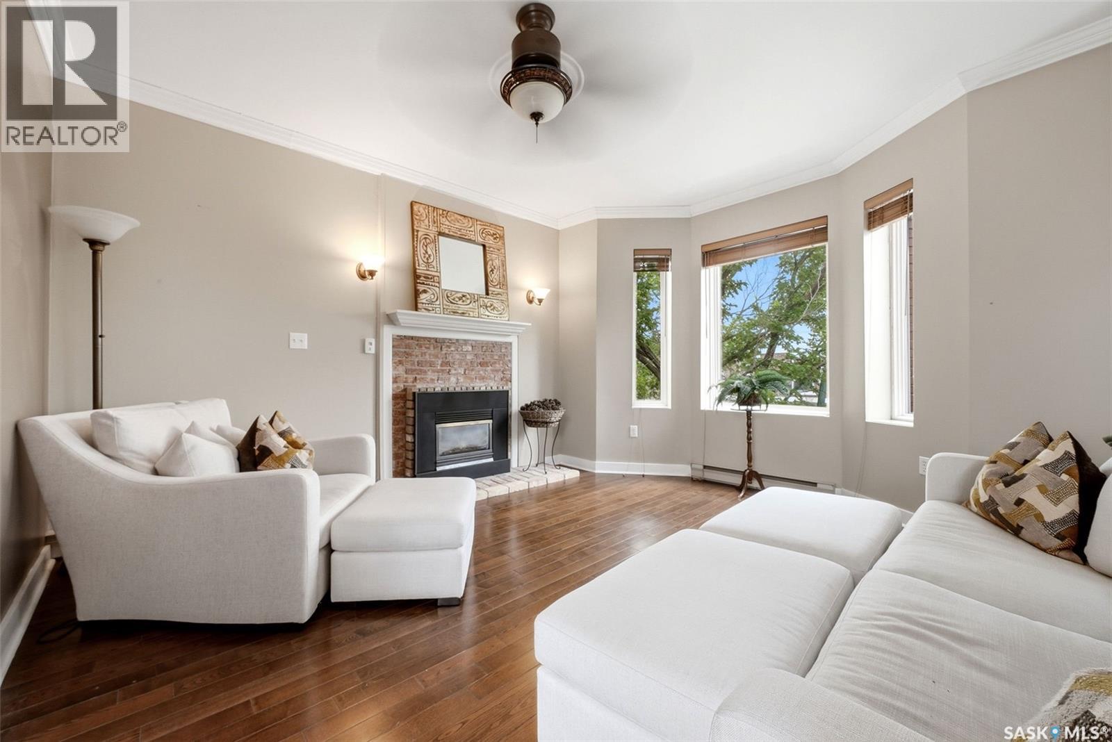 #305 2925 14th AVENUE - 6