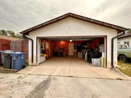 205 Charing Cross Crescent, Winnipeg, MB R2N1N7 Photo 31
