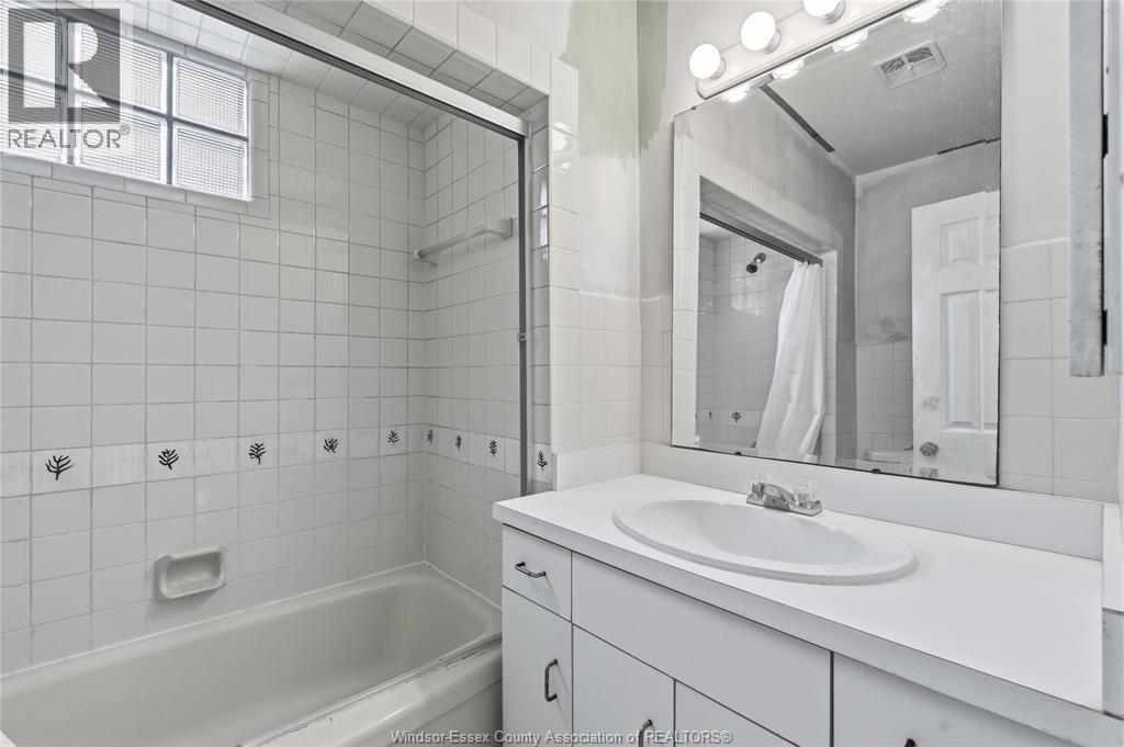 1535 BUCKINGHAM DRIVE - Image 5