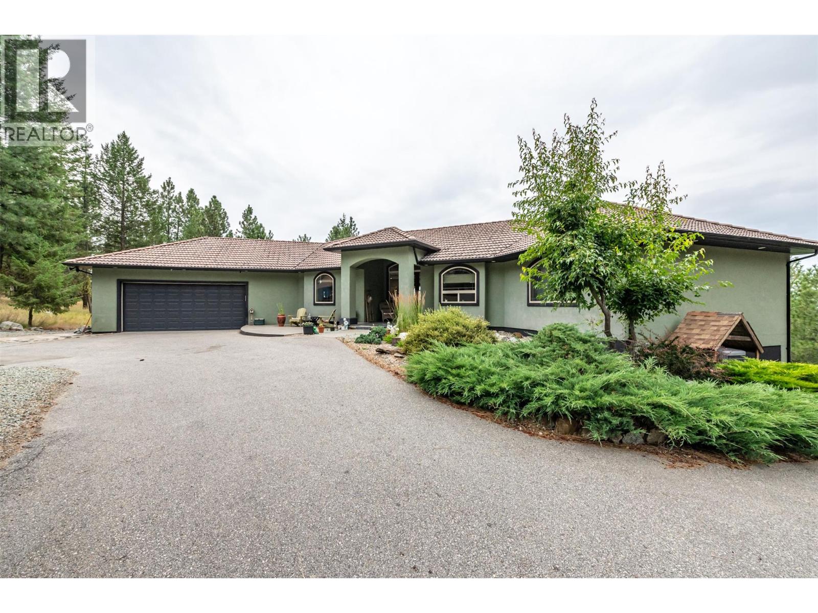 180 Peregrine Court - 1