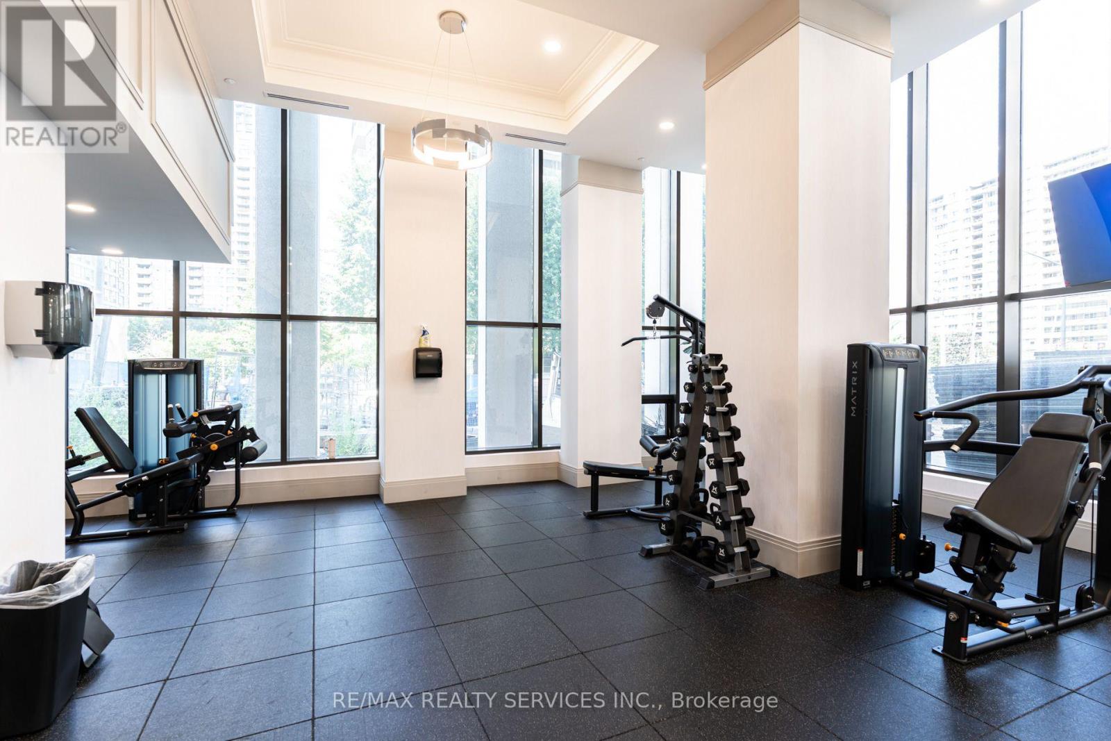 #308 30 ELM DRIVE W - Image 32