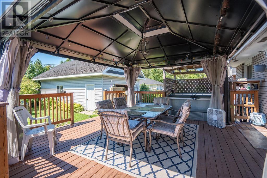 265 Borden AVE - 12