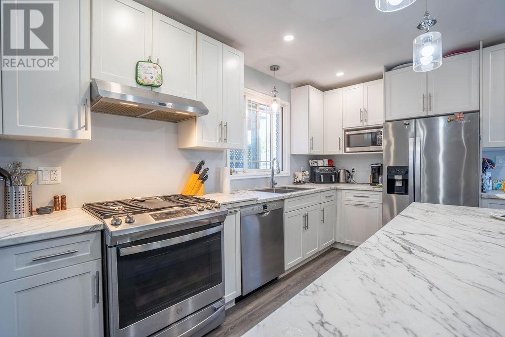 265 Borden AVE - 20