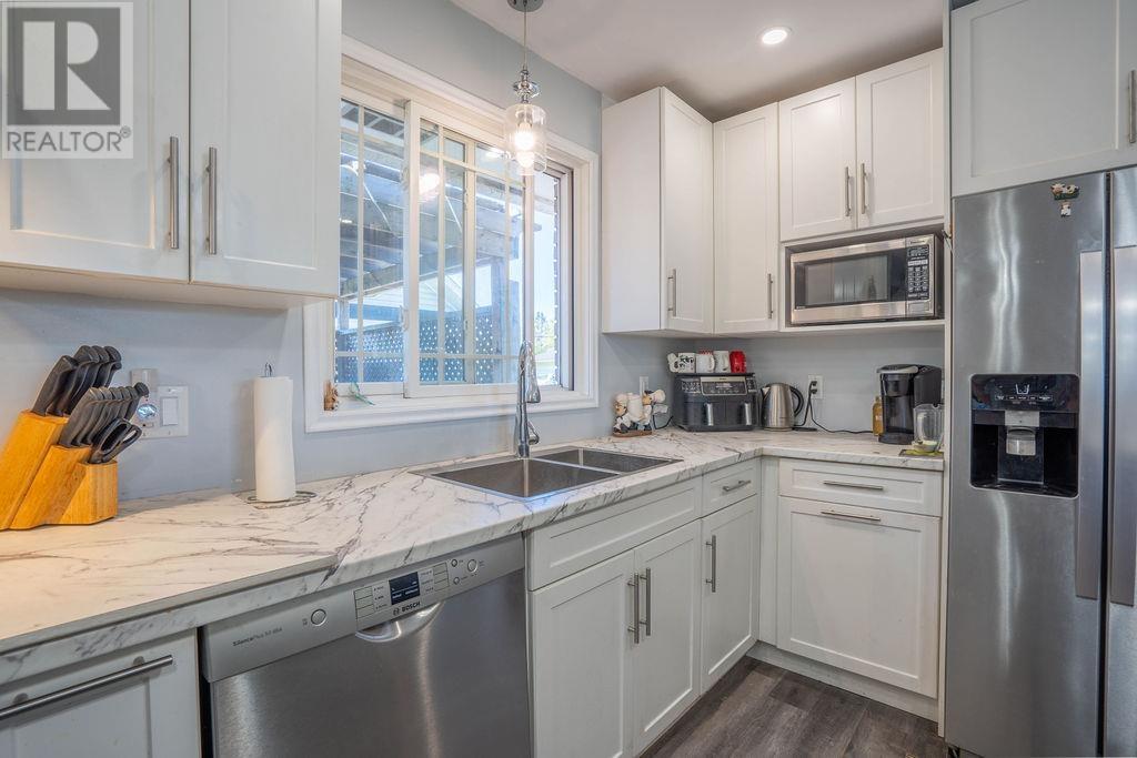 265 Borden AVE - 22