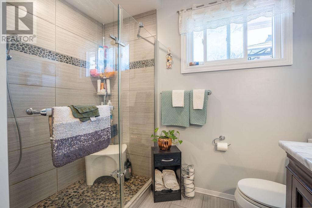 265 Borden AVE - 28