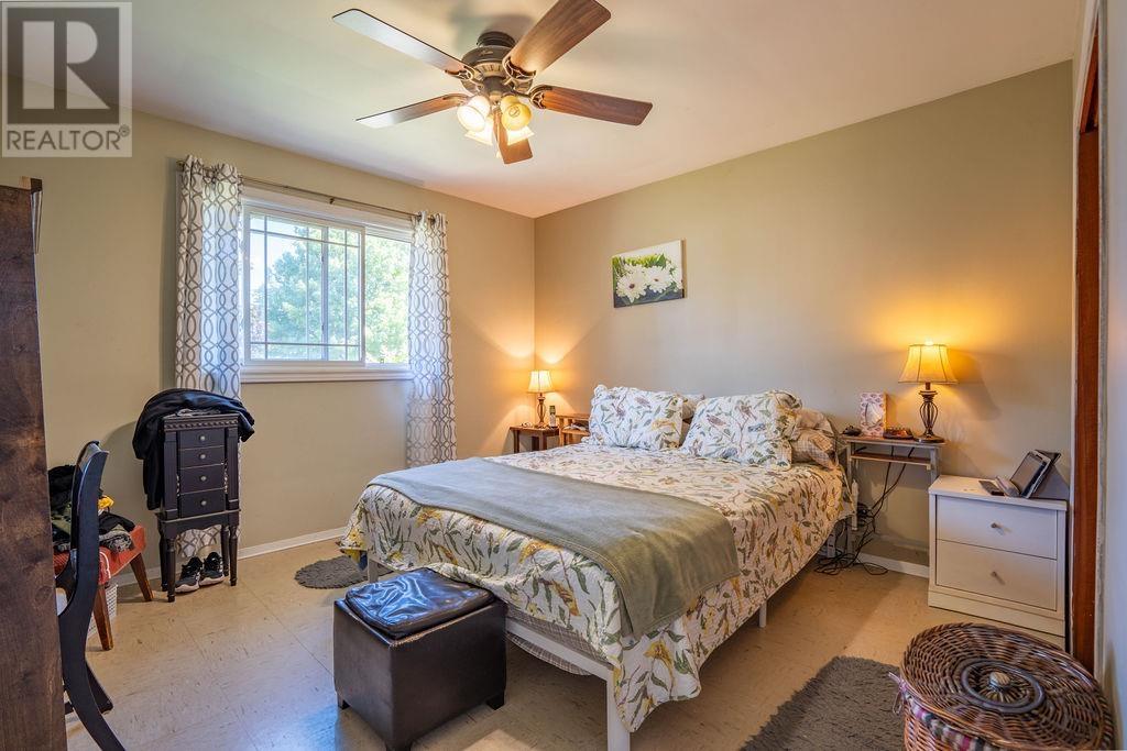 265 Borden AVE - 29