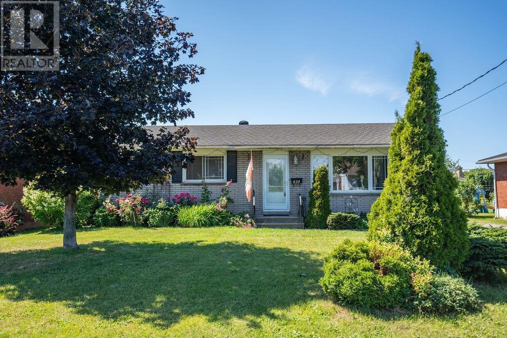 265 Borden AVE - Image 3