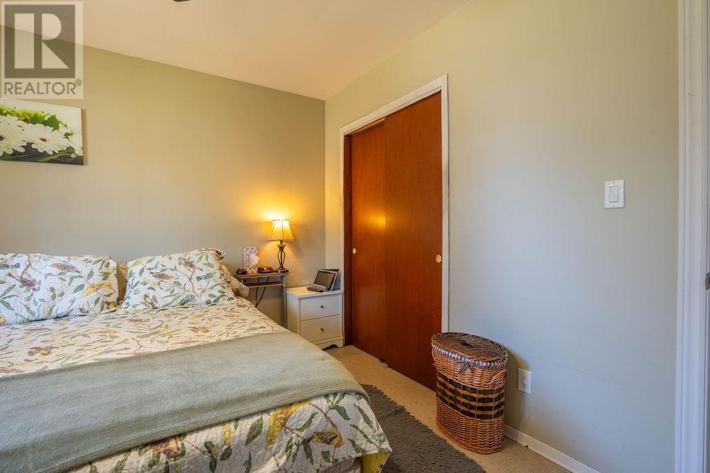 265 Borden AVE - Image 30