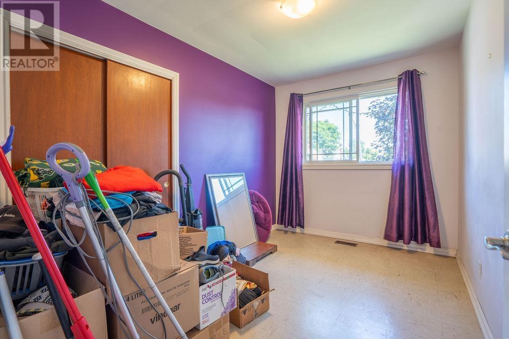 265 Borden AVE - Image 32