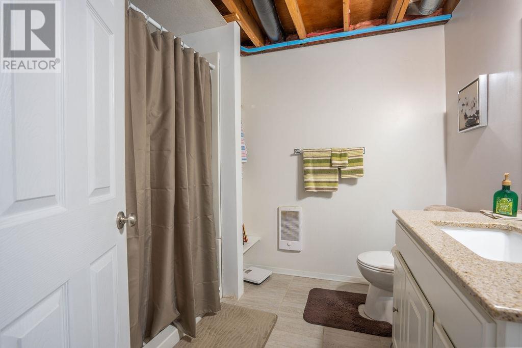 265 Borden AVE - Image 33