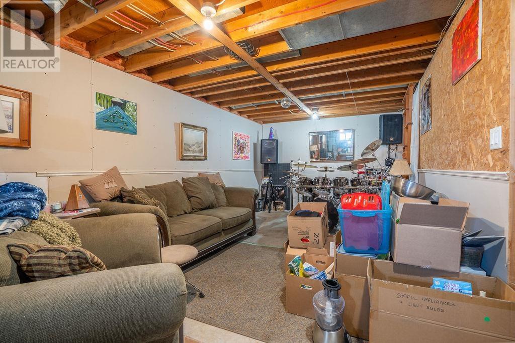 265 Borden AVE - Image 35