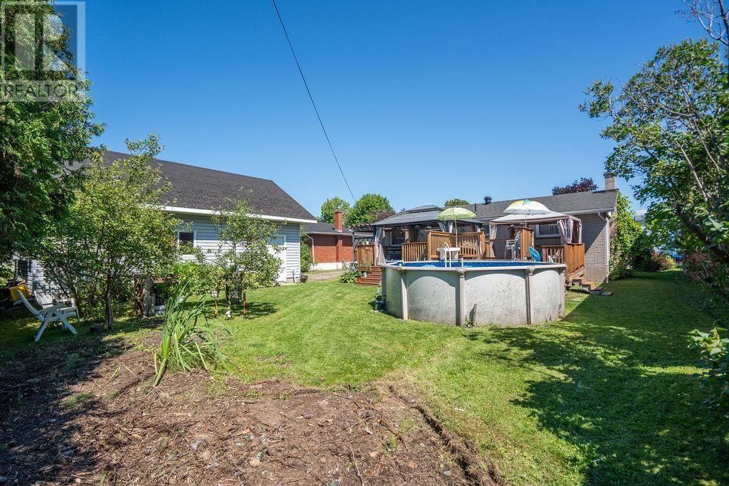 265 Borden AVE - Image 4