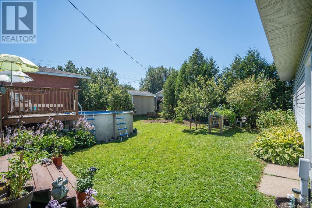 265 Borden AVE - 5