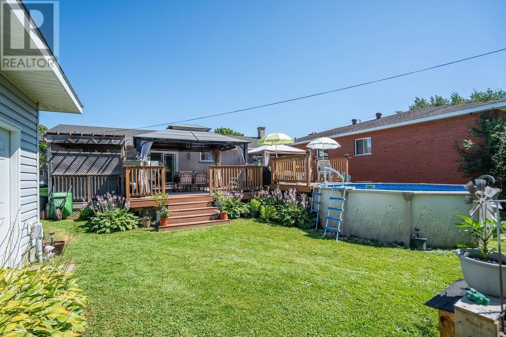 265 Borden AVE - Image 6