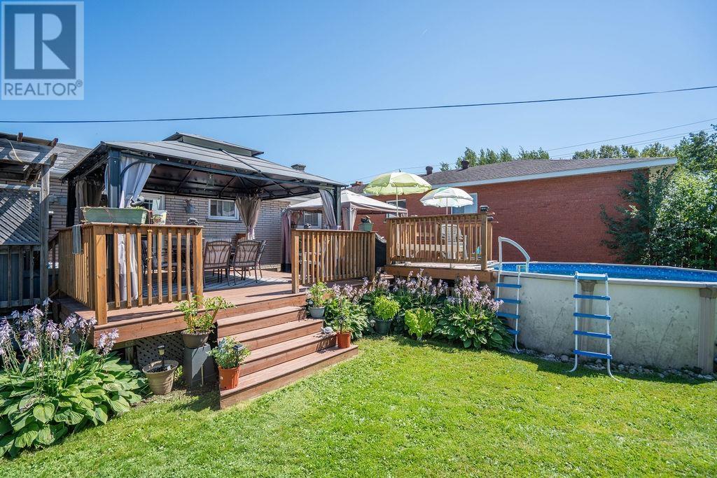 265 Borden AVE - Image 7