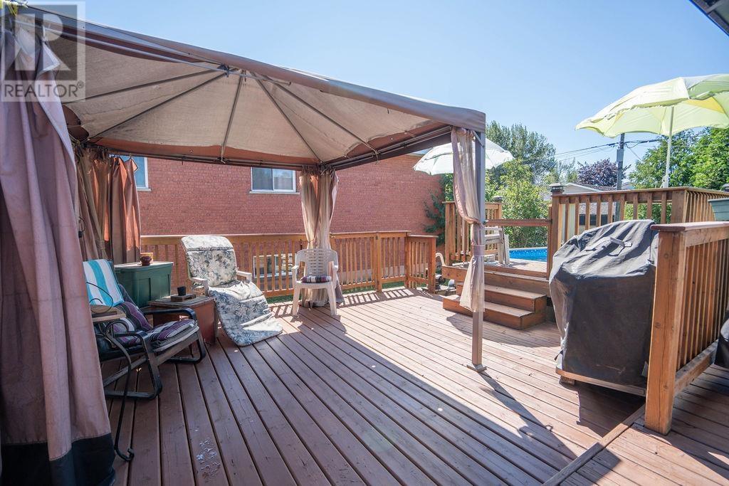 265 Borden AVE - Image 8