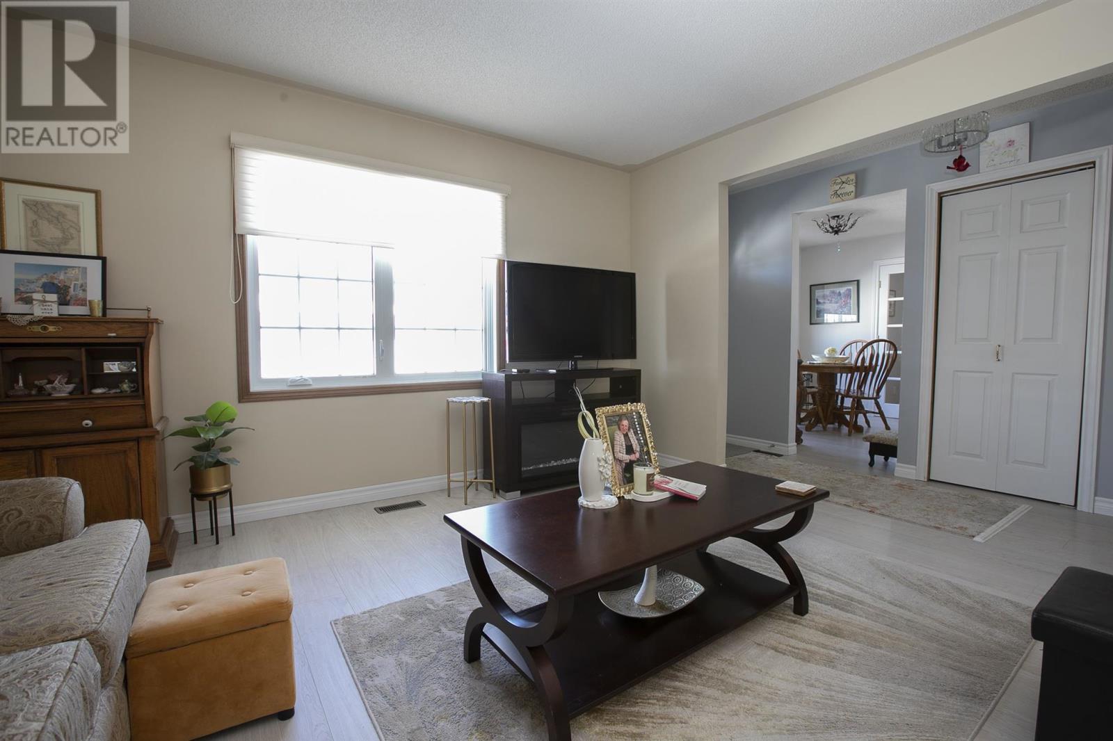 1015 Lake ST - Image 13