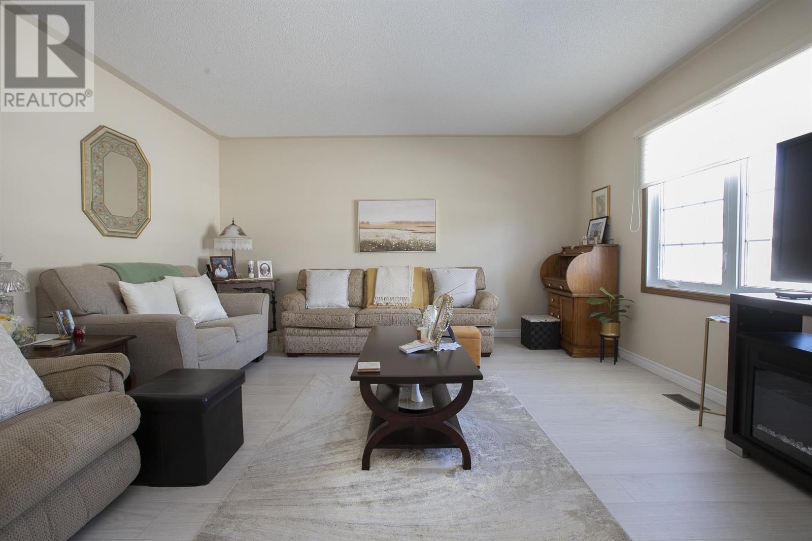 1015 Lake ST - 8