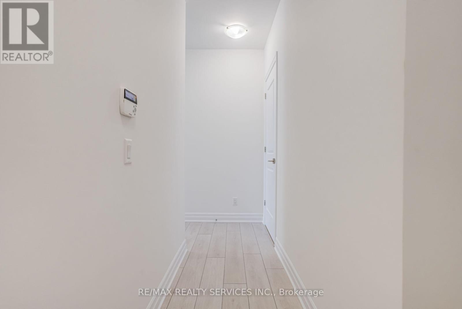 #308 30 ELM DRIVE W - 50