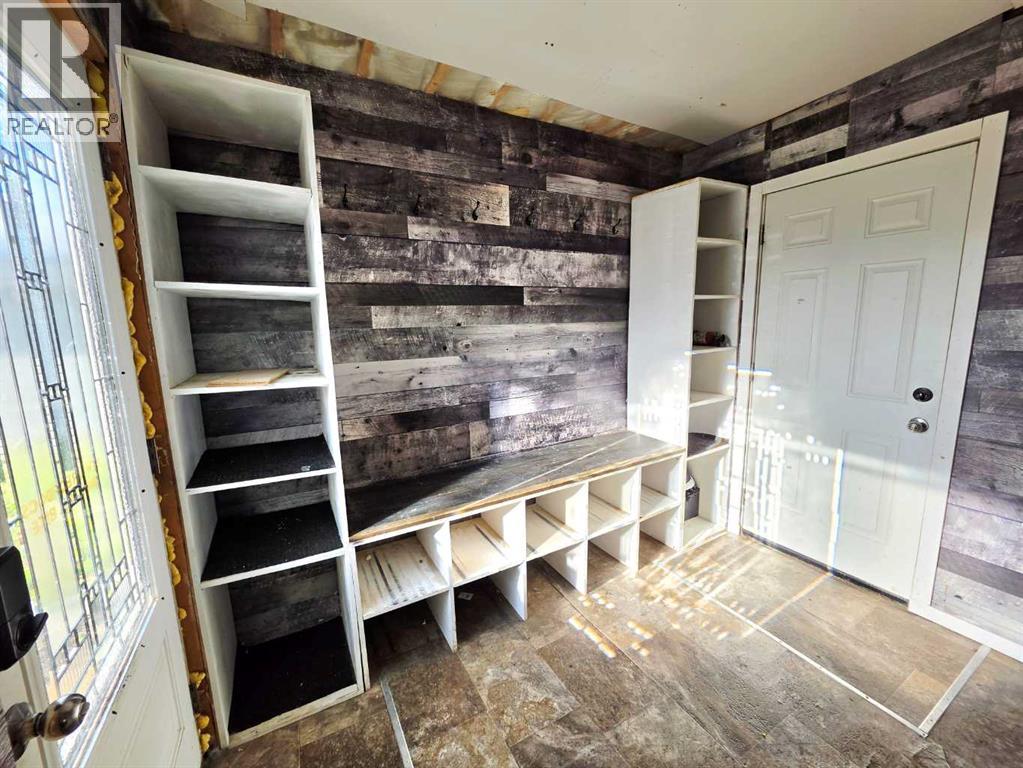 4503 47 Street - Image 3