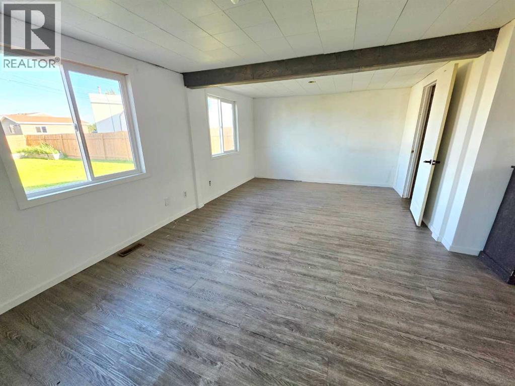 4503 47 Street - Image 4