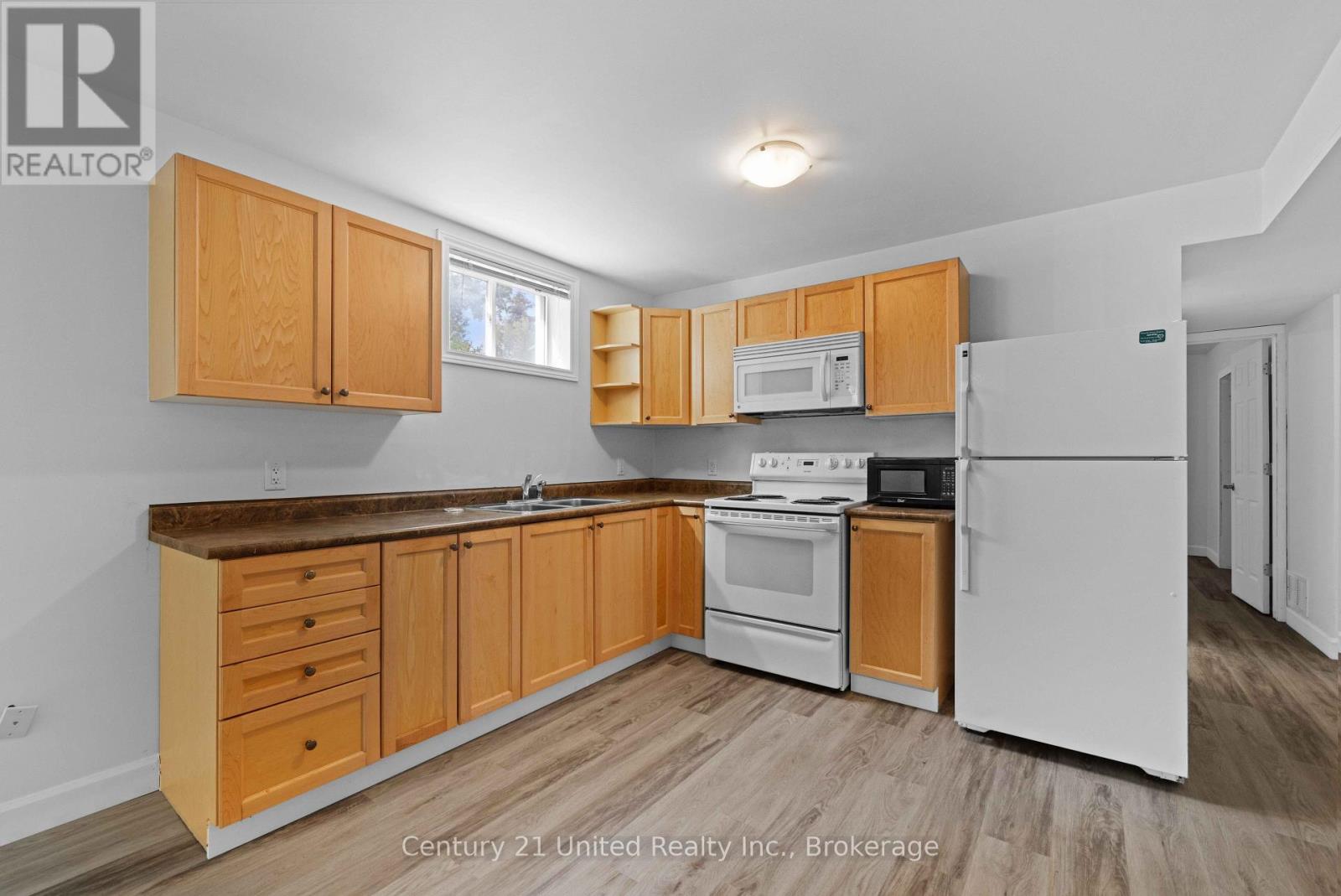 127.5 ADELAIDE STREET S - Image 29