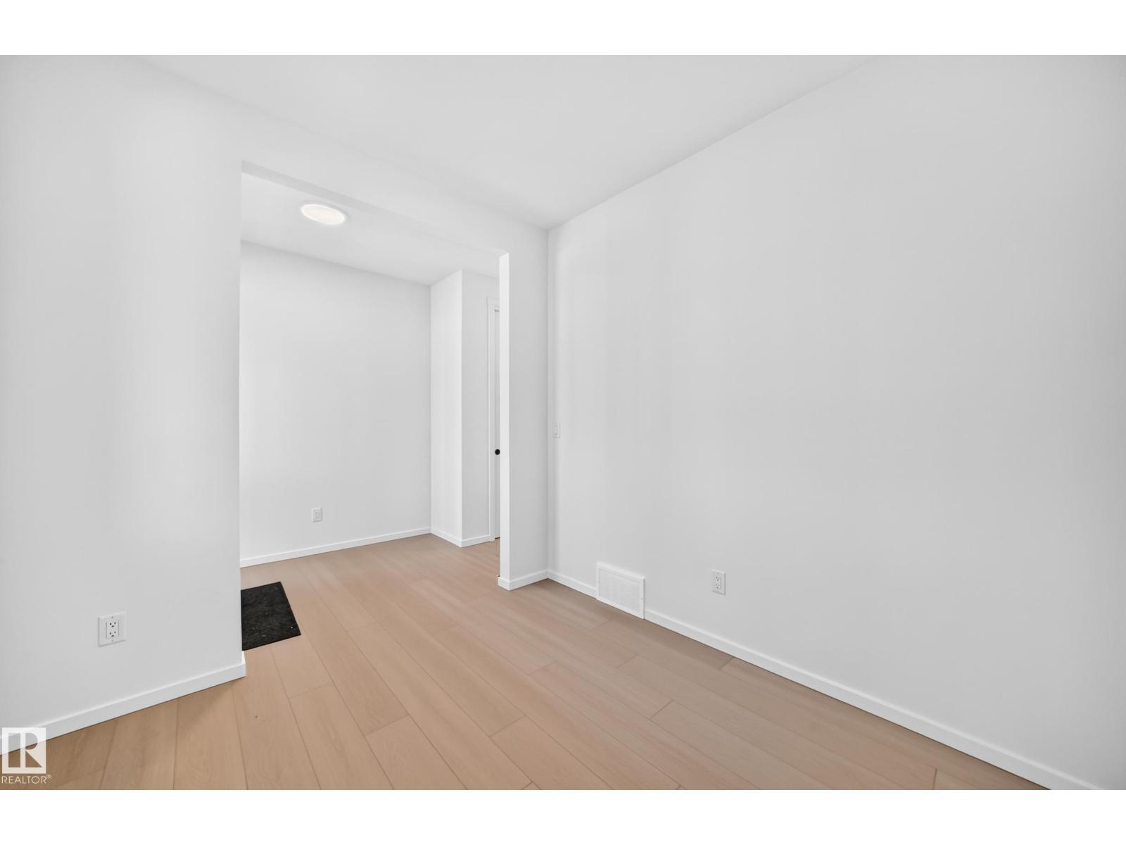 1512 205 ST NW - 22