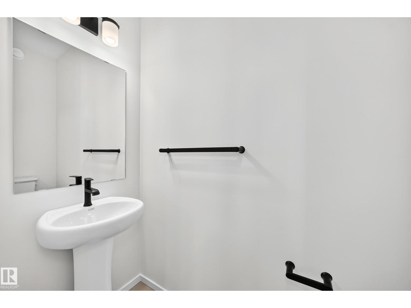 1512 205 ST NW - 23