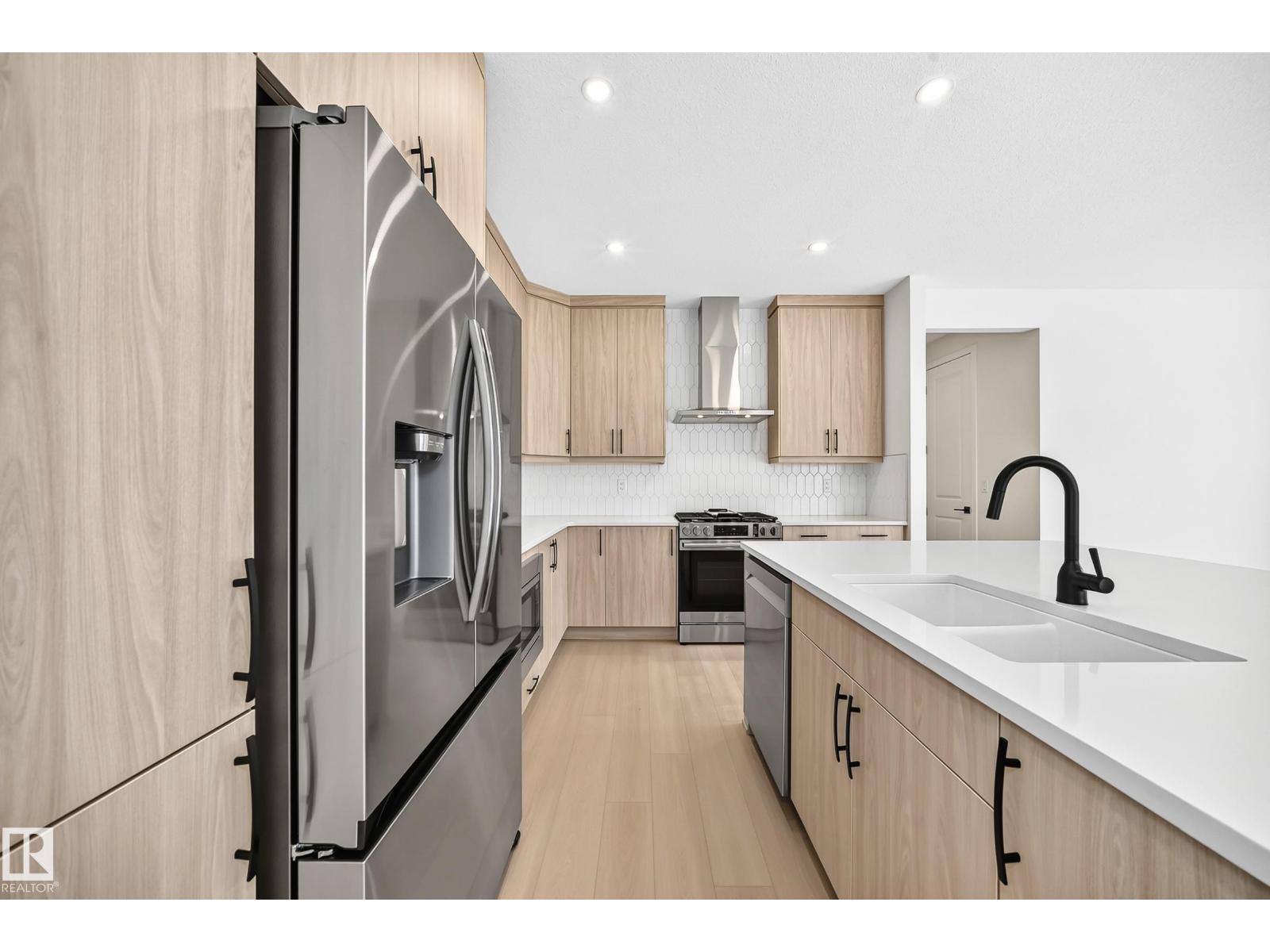 1512 205 ST NW - 8