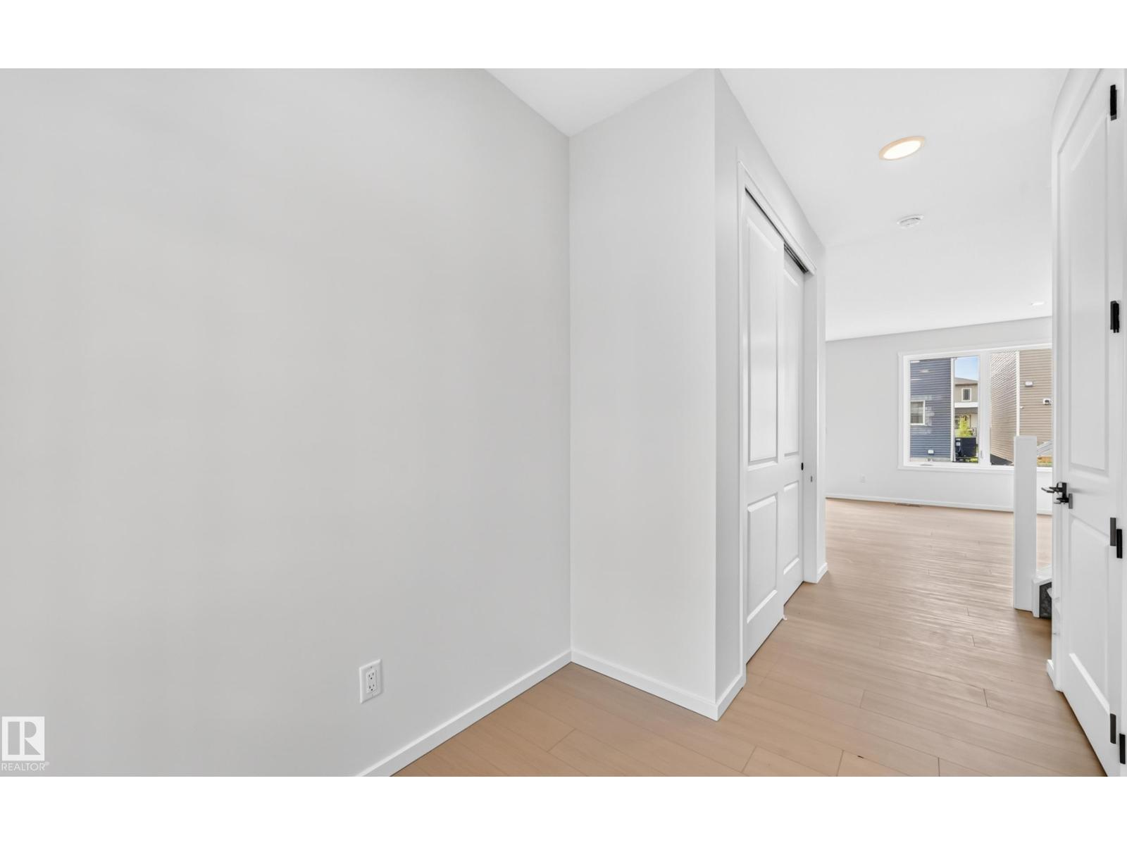 1512 205 St NW photo 5 — MLS® E4490051