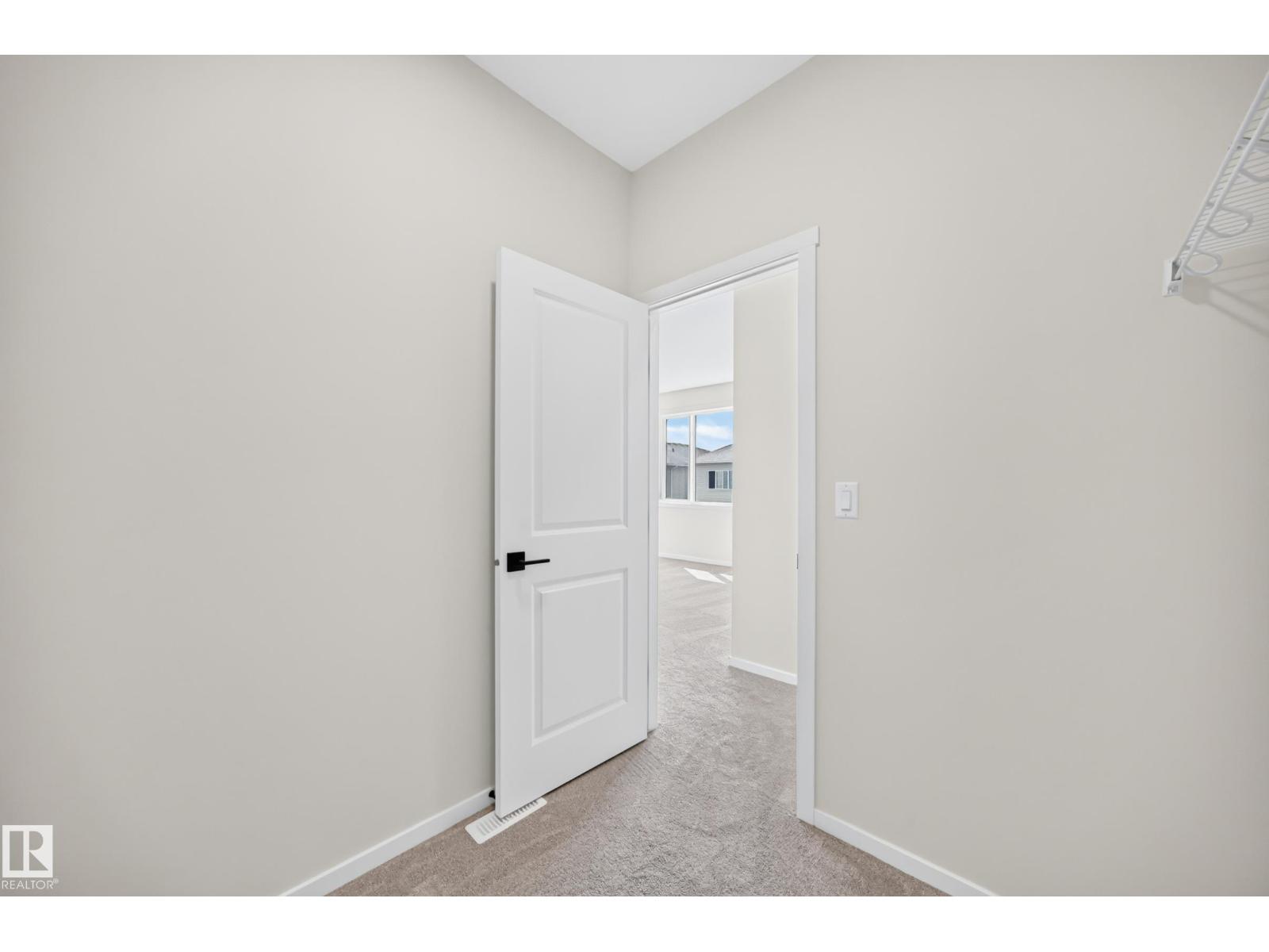 1512 205 ST NW - 37