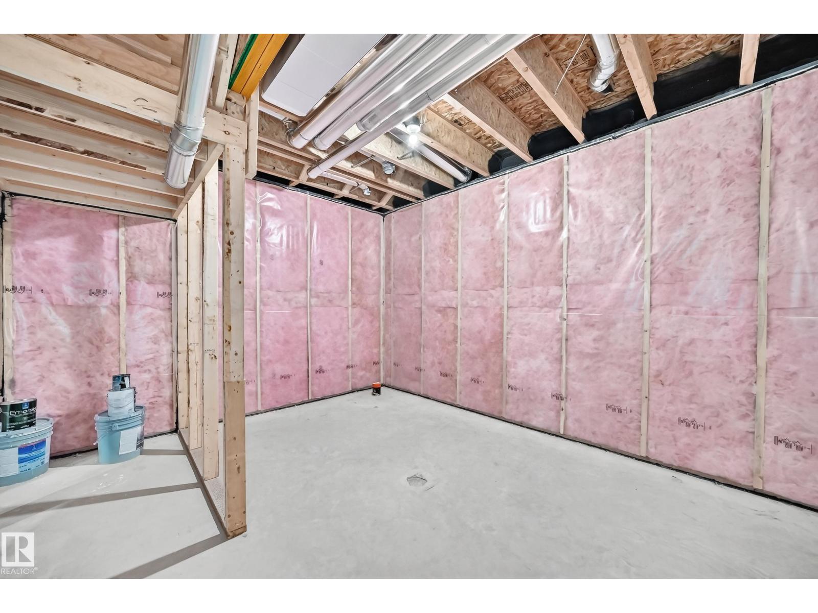 1512 205 ST NW - 56