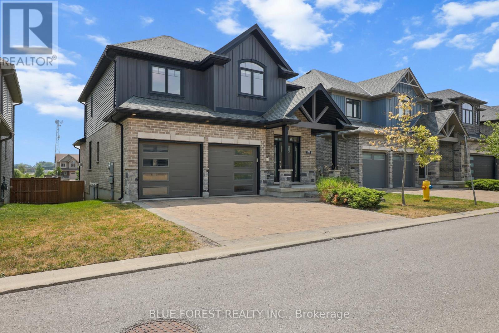 #177 1061 EAGLETRACE DRIVE - 2