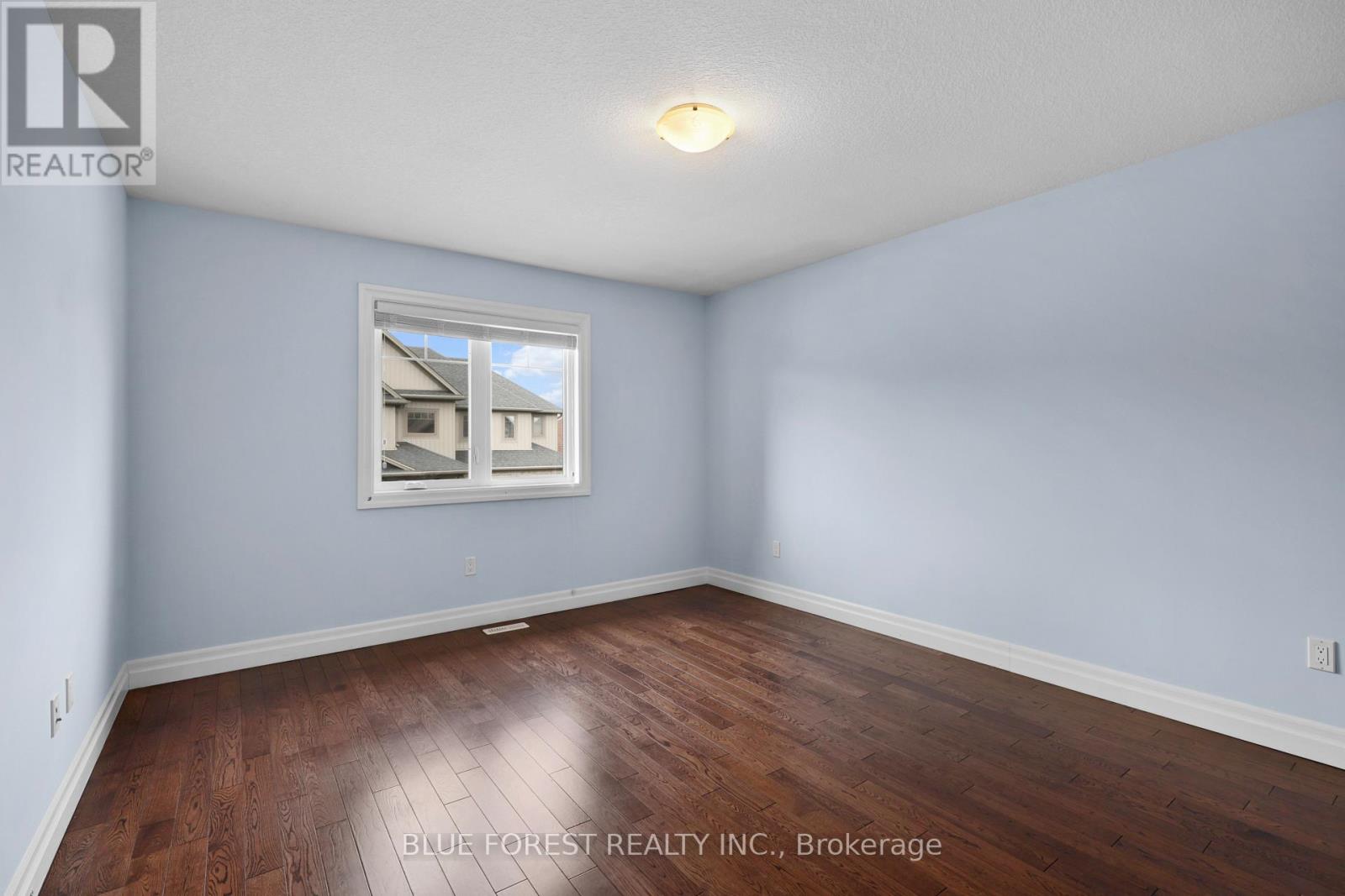 #177 1061 EAGLETRACE DRIVE - Image 28
