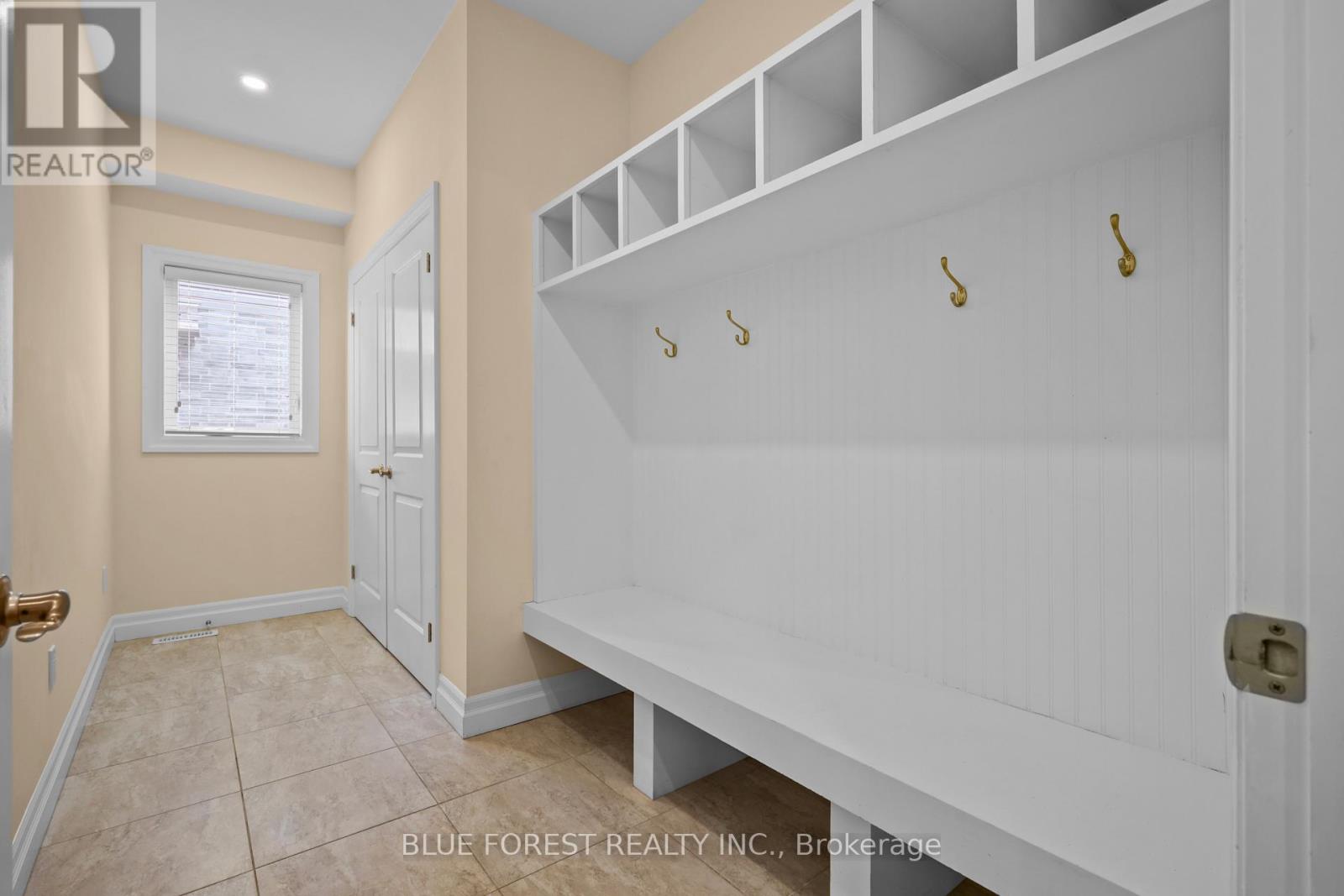 #177 1061 EAGLETRACE DRIVE - 9